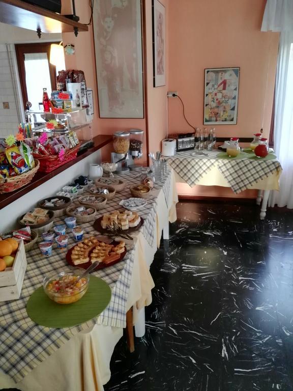 Hotel Elvezia Lake Maggiore Bagian luar foto