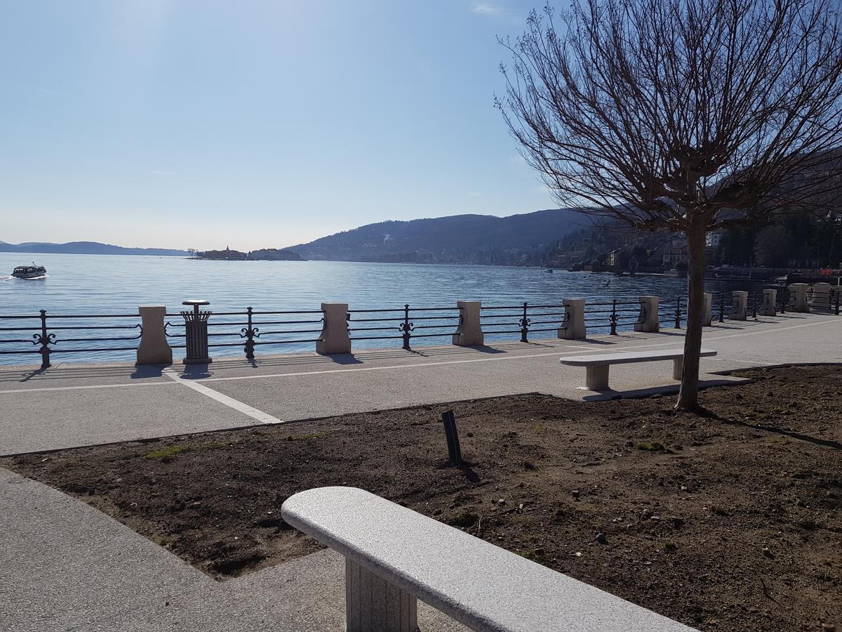 Hotel Elvezia Lake Maggiore Bagian luar foto