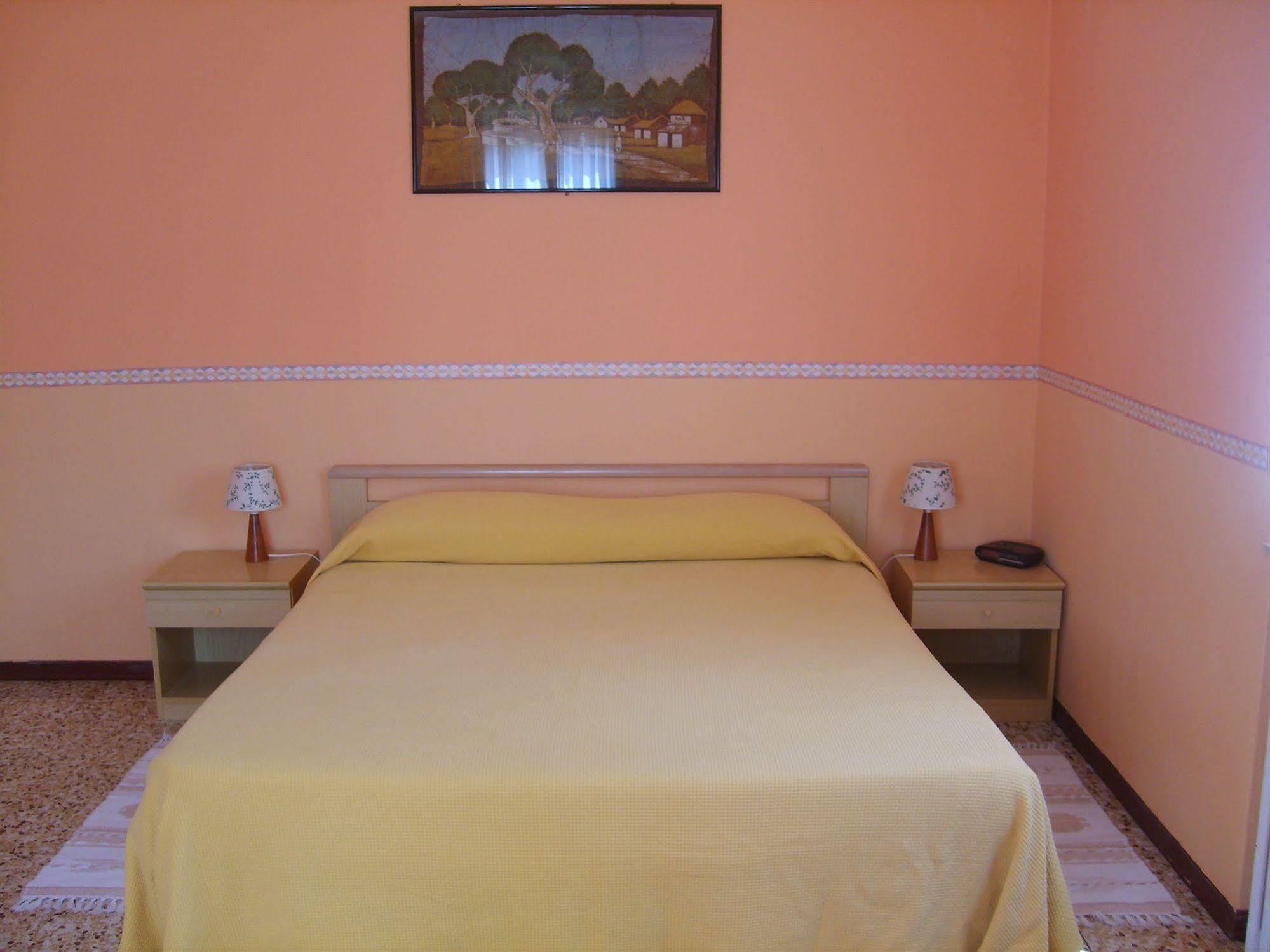 Hotel Elvezia Lake Maggiore Bagian luar foto