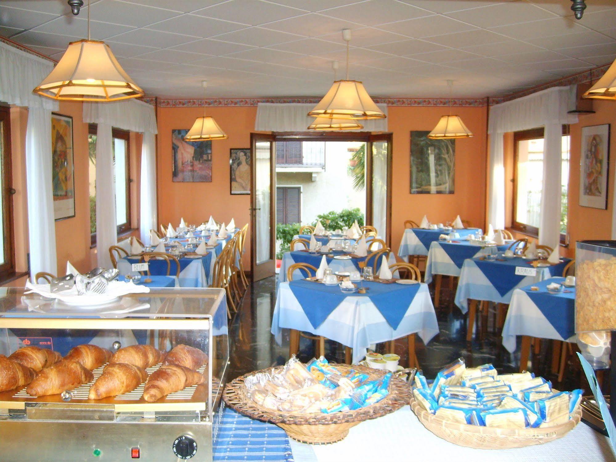 Hotel Elvezia Lake Maggiore Bagian luar foto